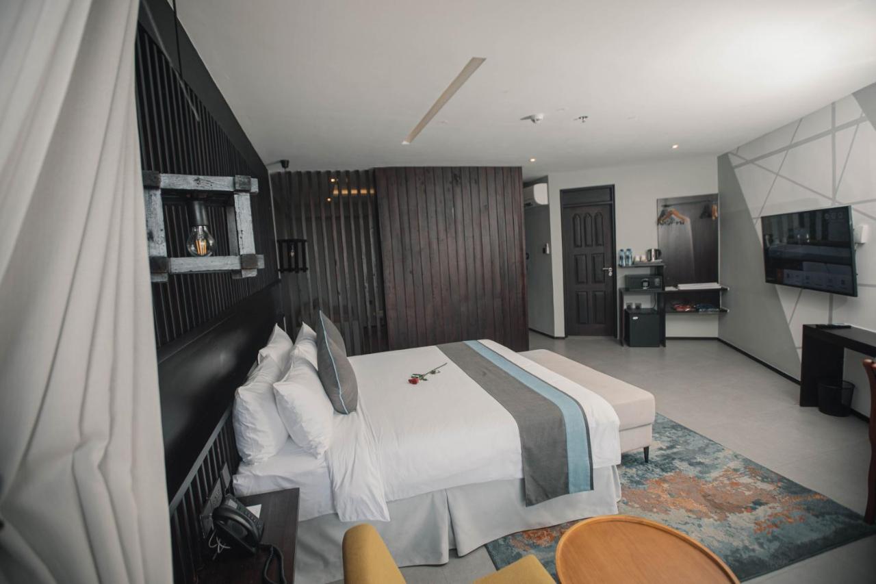Giraffe Dar es Salaam