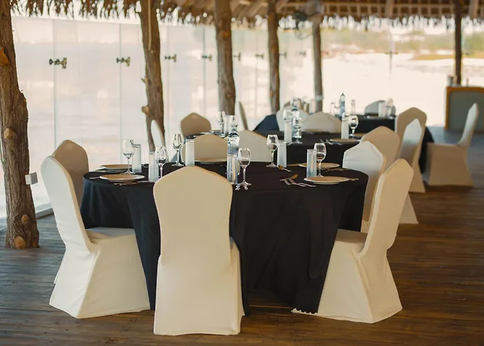 Giraffe Beach Hotel